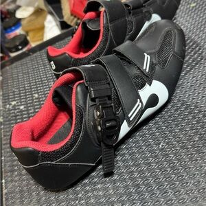 Pelaton shoes size 41